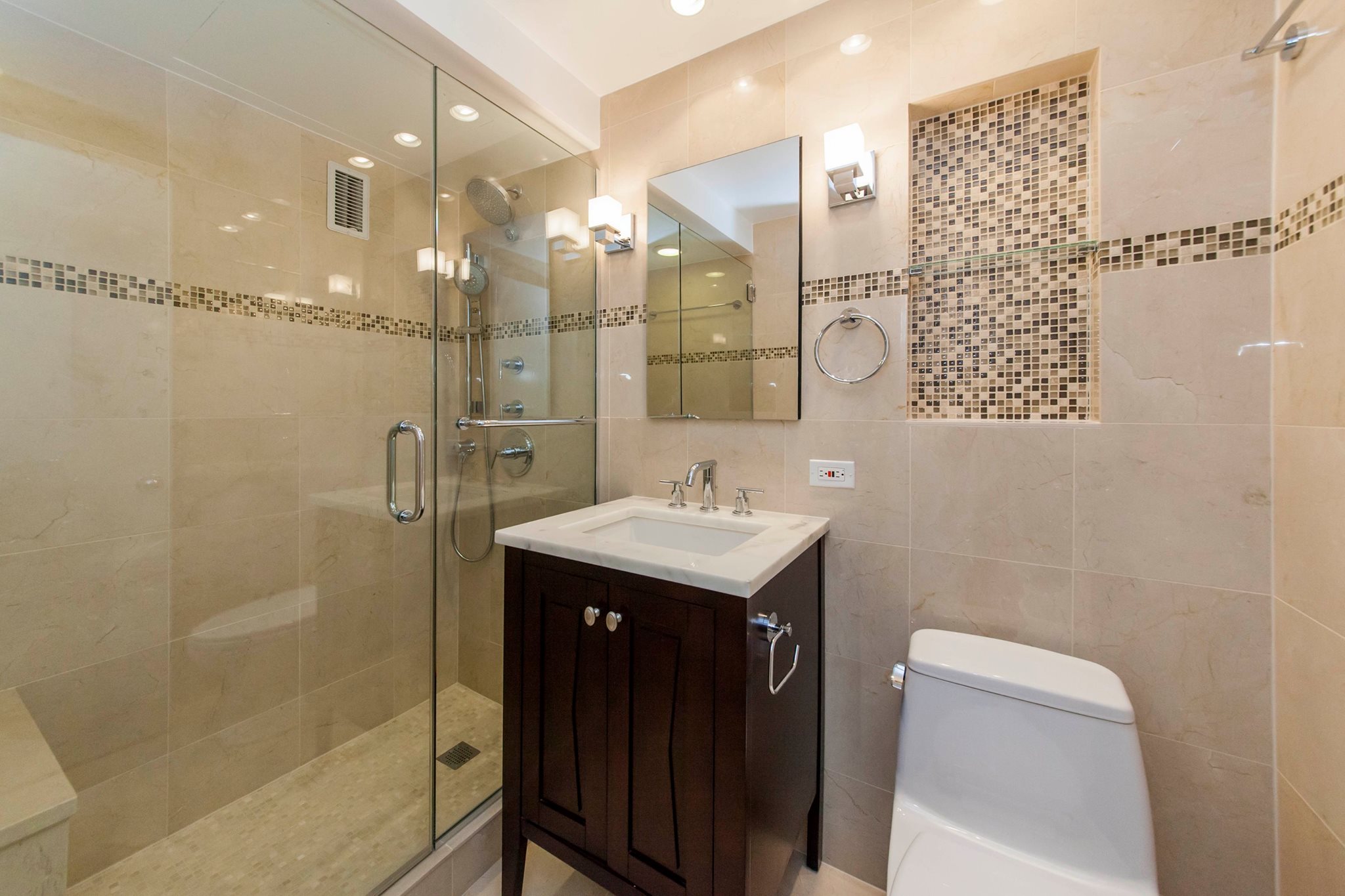Crema Marfil - Calacatta Marble Bath — Stone City project